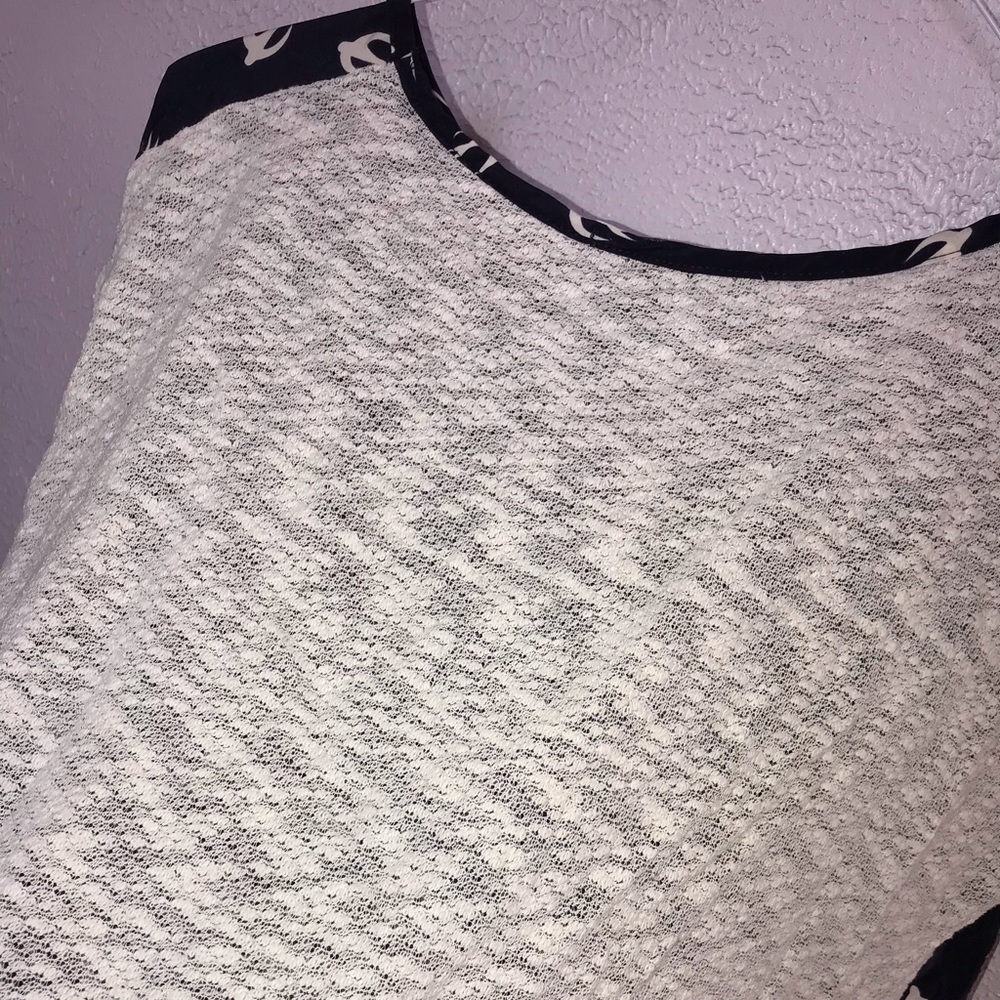 F21 Top ! - Picture 2 of 4